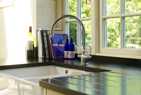 modern-kitchen-sink-absolute-architecture