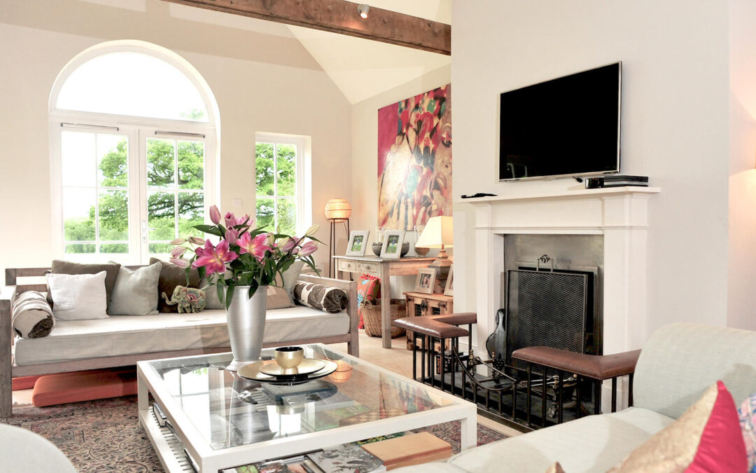 period-home-living-room-extension-in-hampshire-with-exposed-rafters